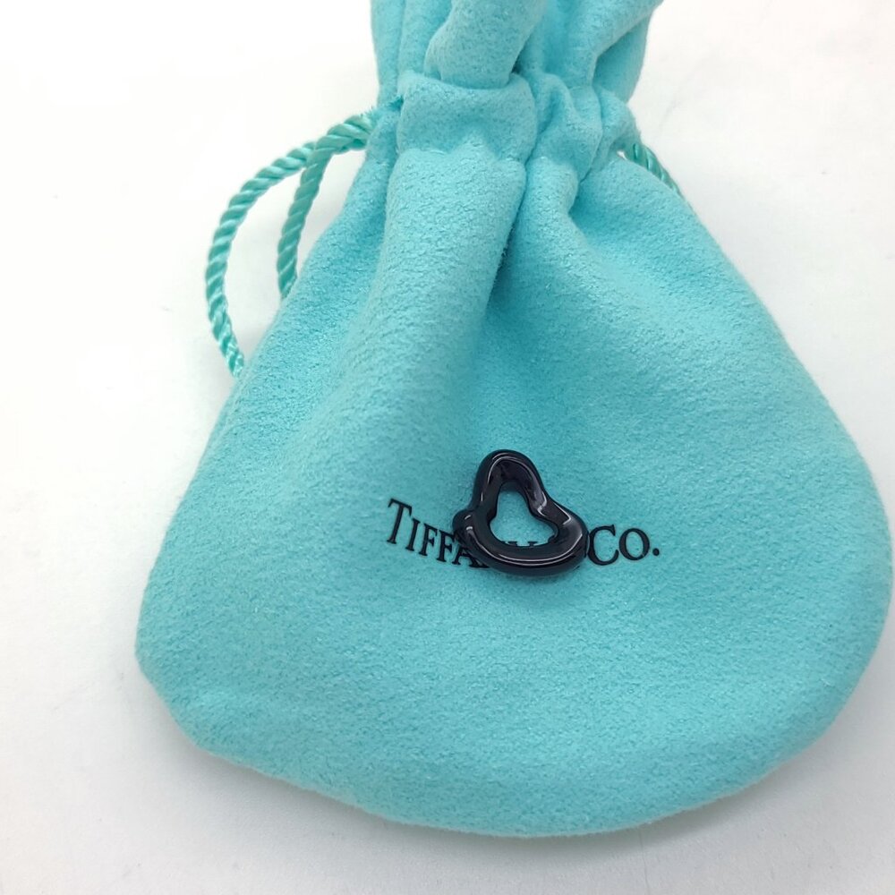 Tiffany & Co. Elsa Peretti Black Jade Carved Small Open Heart Pendant with Pouch